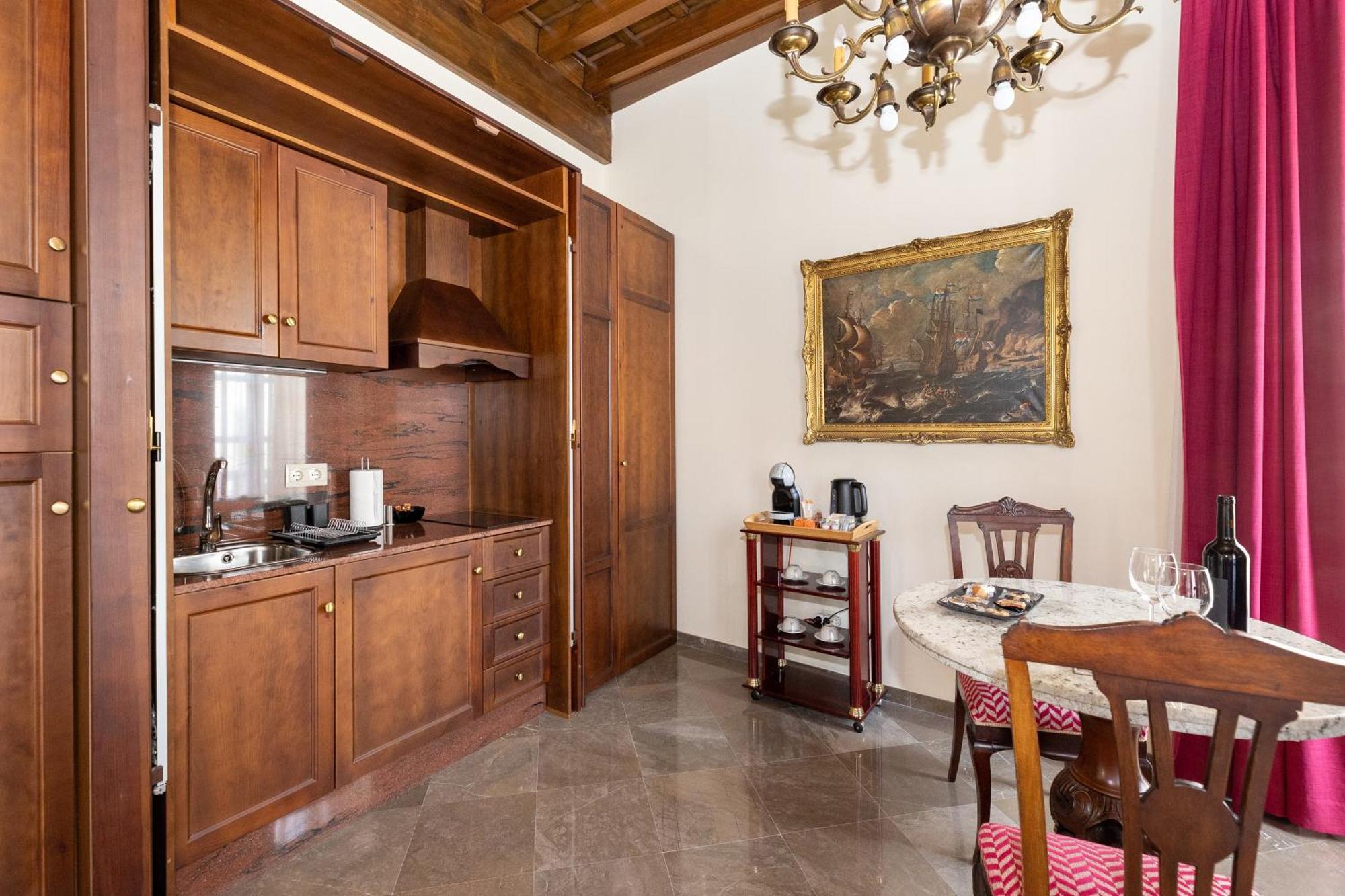 Apartamentos En Pleno Centro, Aljibe Rodrigo Del Campo 1B Granada Esterno foto